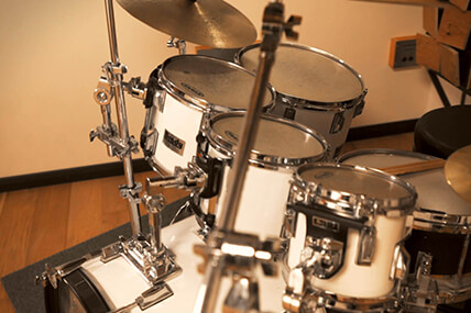 Brady fibreglass drum kit
